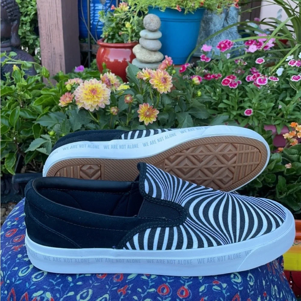New Trippy Two Tone Psychedelic Converse One Star Slip On Sneakers - Picture 14 of 14
